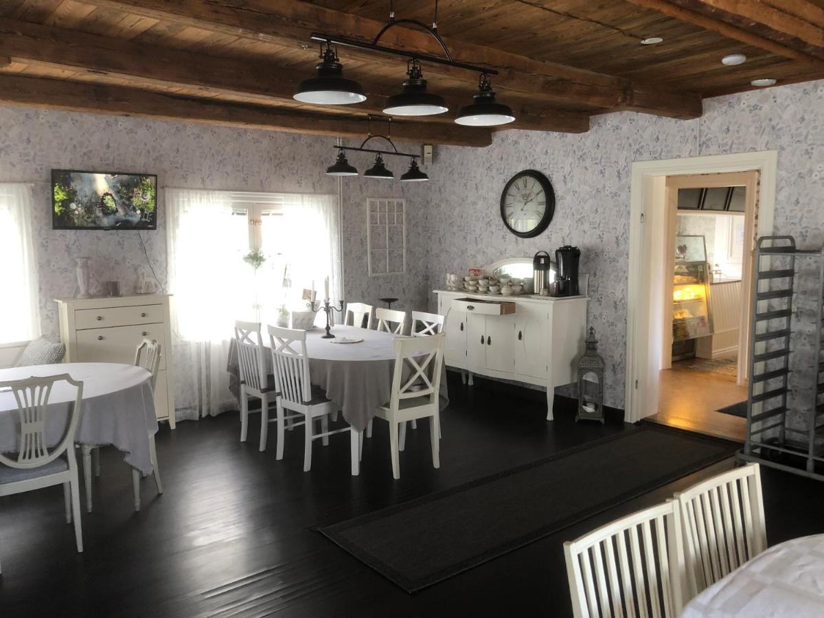 Bredsjoe Gamla Herrgard White Dream Mansion Hällefors Extérieur photo