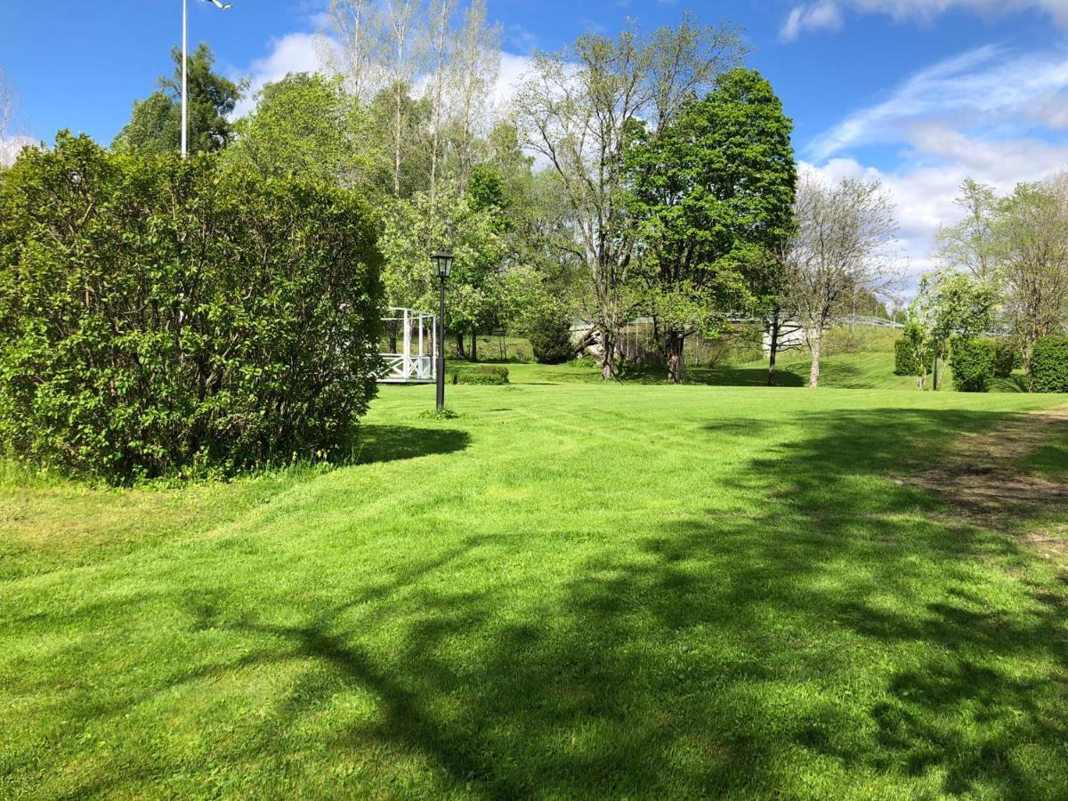 Bredsjoe Gamla Herrgard White Dream Mansion Hällefors Extérieur photo